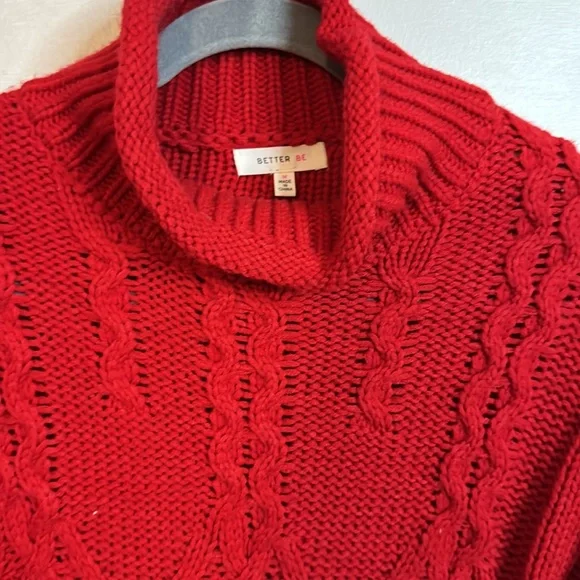 Red turtleneck crop sweater - Picture 3 of 4